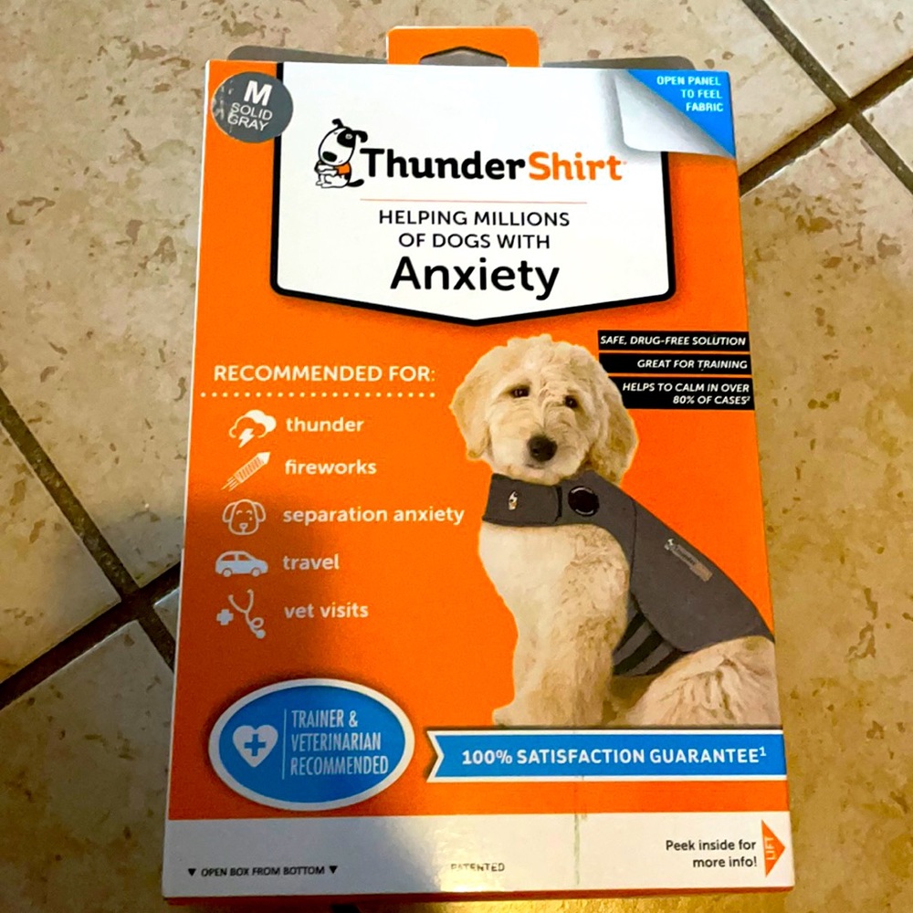 Thundershirt for dog with anxiety & ect. Size-M . Brand new still in box